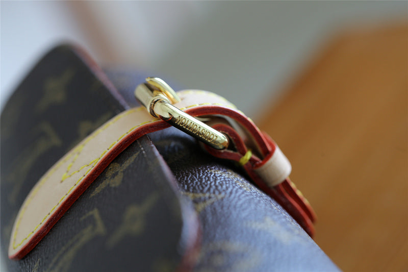 Franco Shops - Louis Vuittons  - 9368