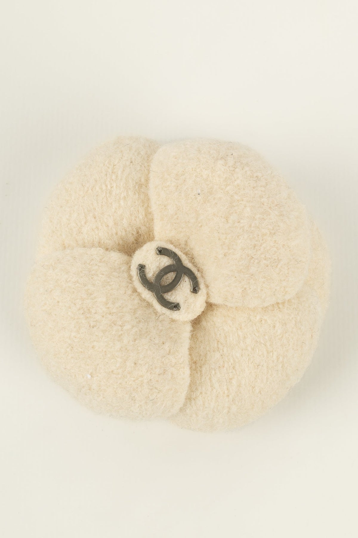 Broche camélia Chanel