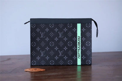 Franco Shops - Louis Vuittons  - 10918