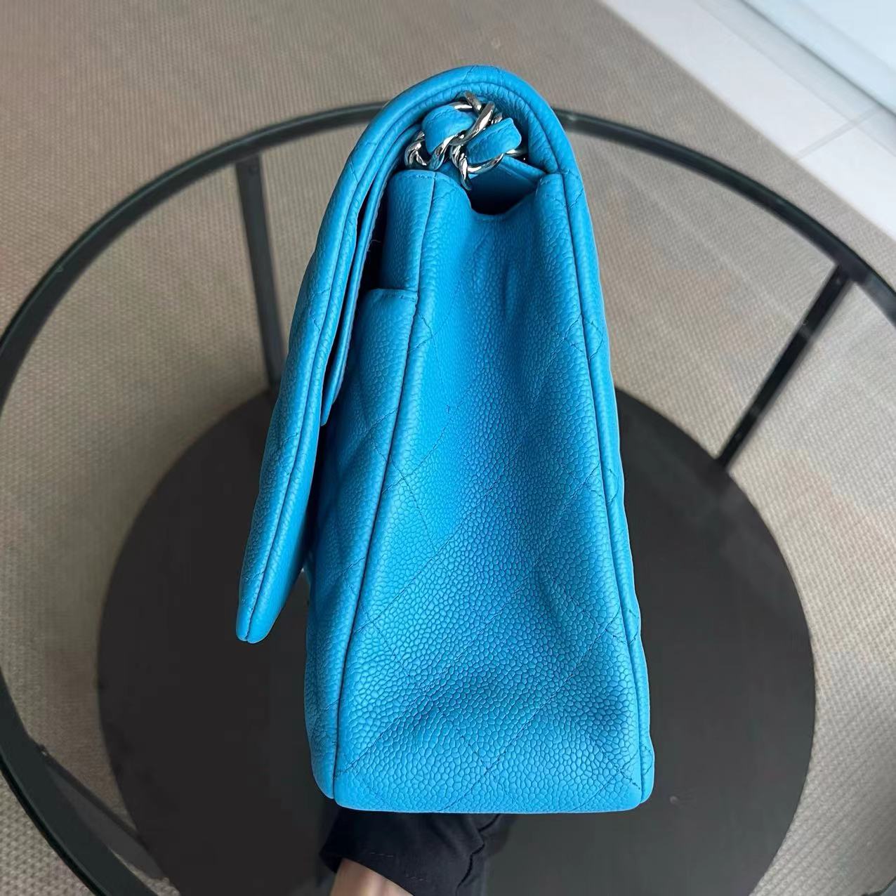 BALANCE of Maxi Classic Flap Caviar Double Flap Quilted Grained Calfskin Blue Silver Hardware Series 17