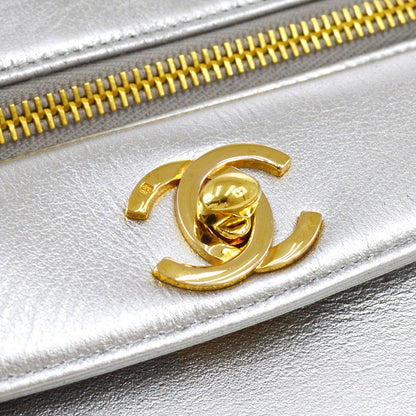 CHANEL 1996-1997 Clutch Hand Bag Silver ao26611
