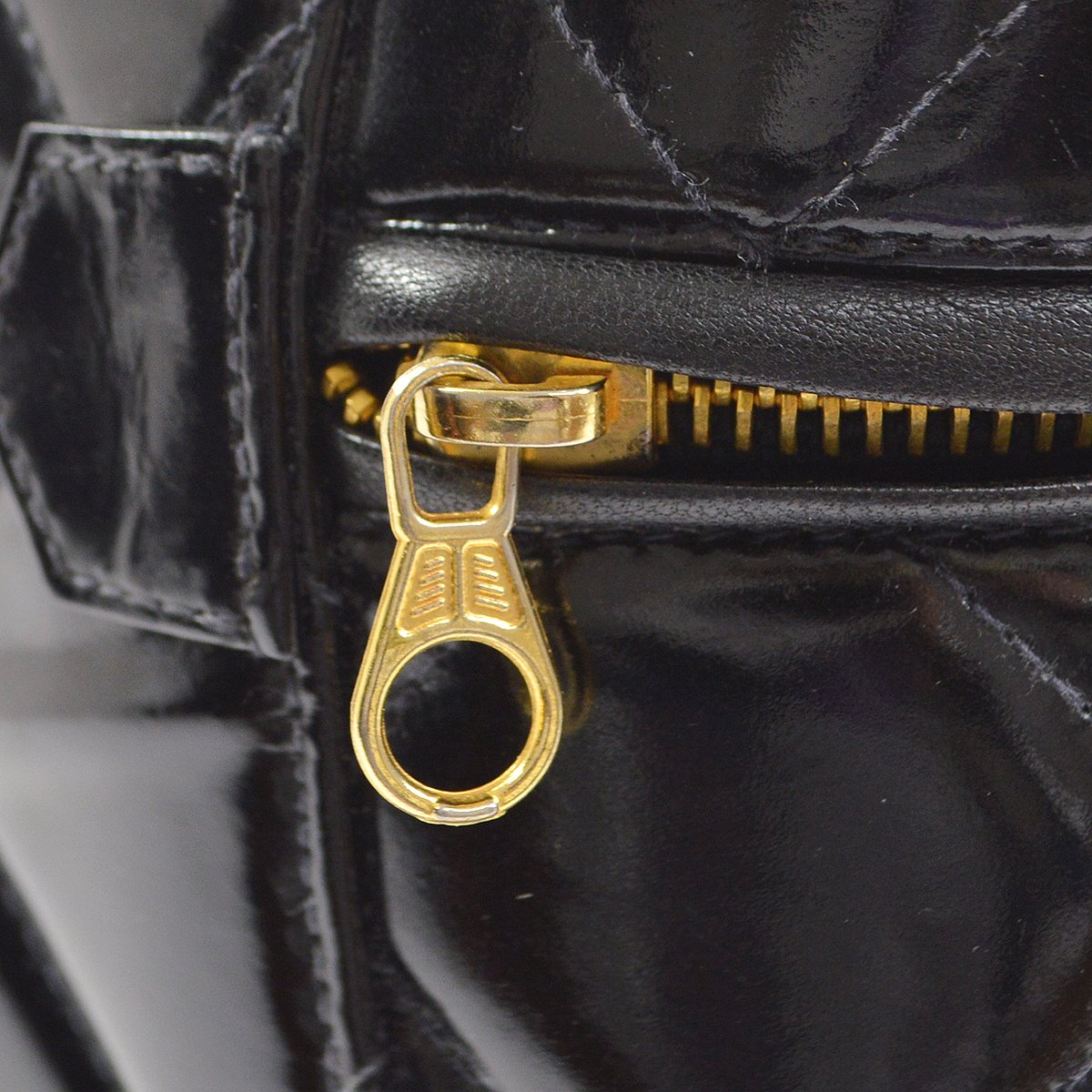 CHANEL 1995 Vanity Handbag Black Patent Leather ao34395
