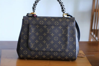 The Franco Shops - Louis Vuittons  - 7969