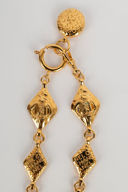 Collier court Chanel