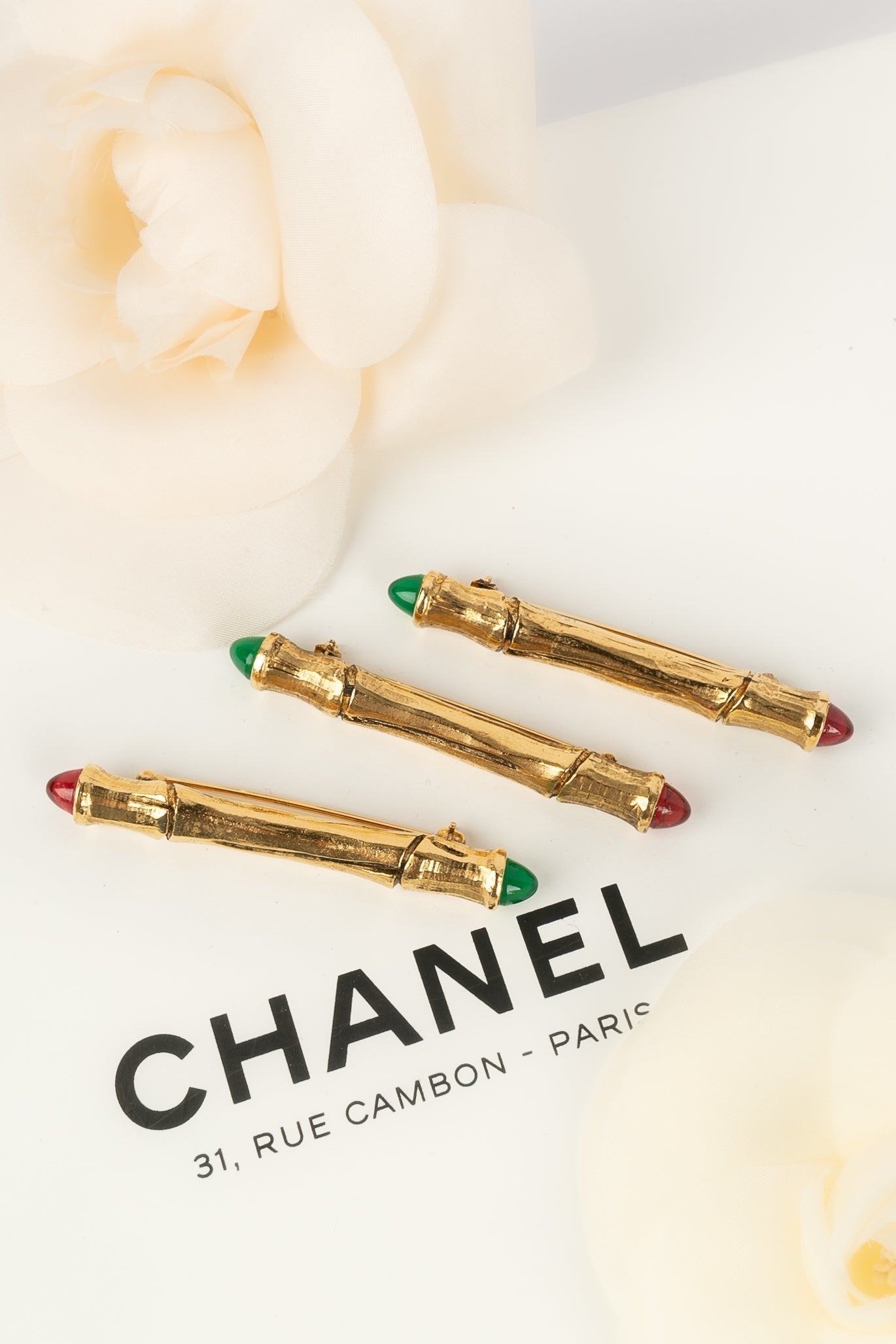 Broches Chanel