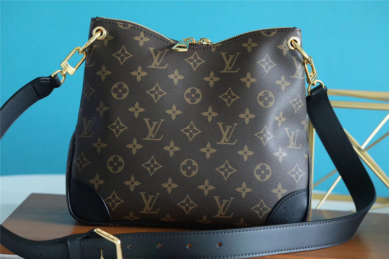 The Franco Shops - Louis Vuittons  - 7732