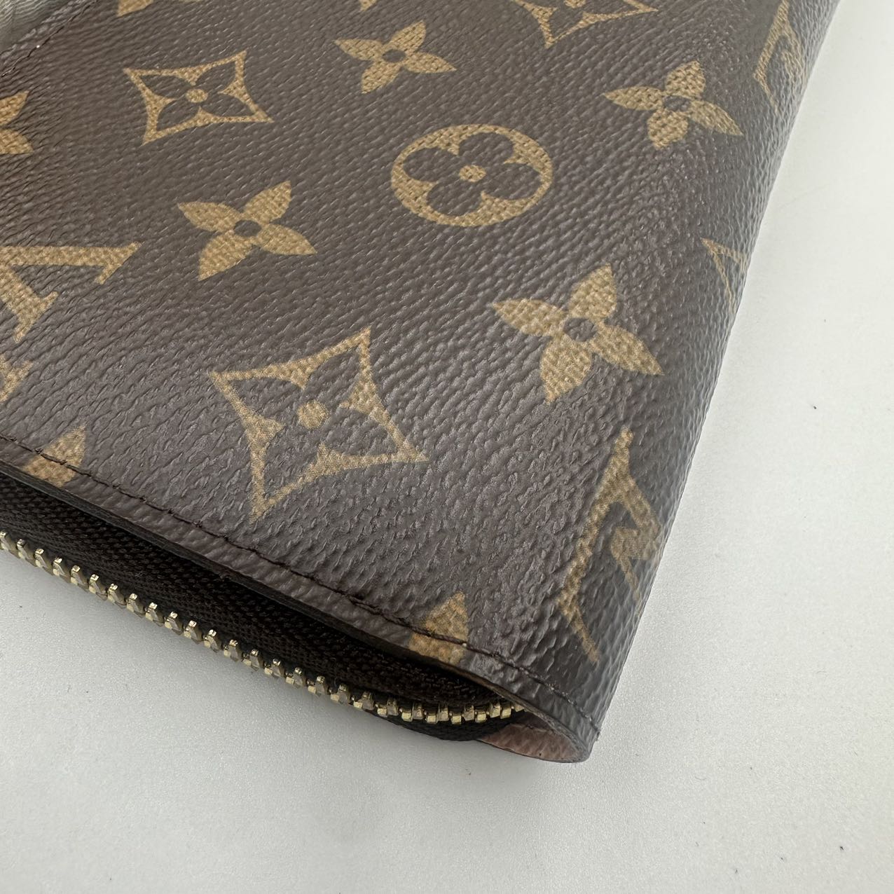 LOUIS VUITTON<br>Monogram Zip Wallet
