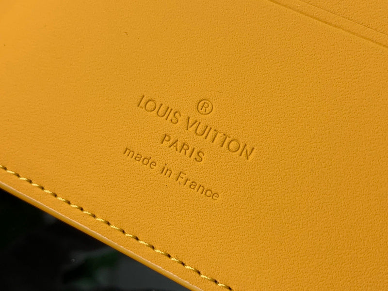 Franco Shops - Louis Vuittons  - 15651