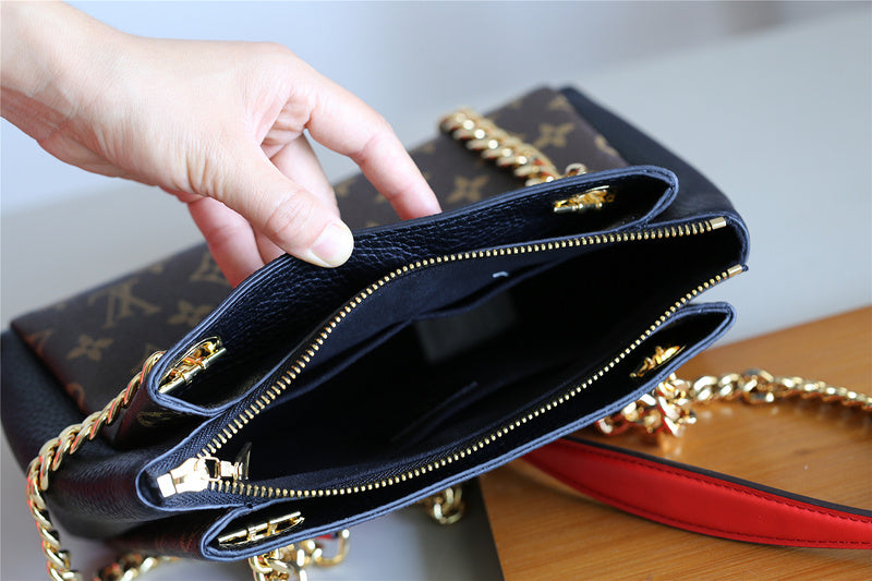 The Franco Shops - Louis Vuittons  - 7928