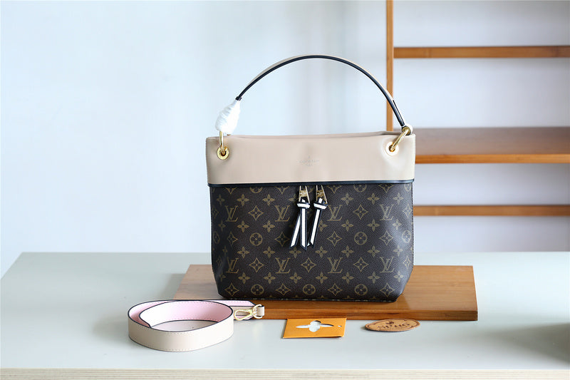 The Franco Shops - Louis Vuittons  - 7961