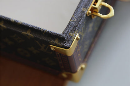 Franco Shops - Louis Vuittons  - 9516