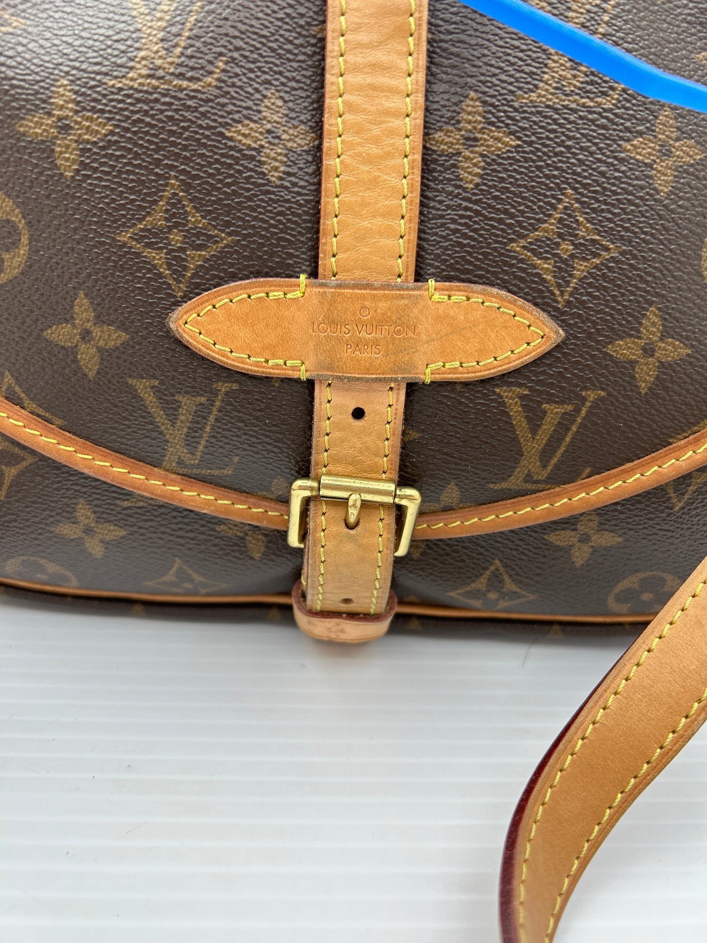 Handbag Luxury Designer By Louis Vuitton  Size: Medium