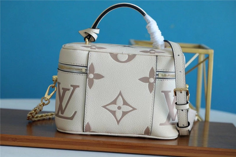 The Franco Shops - Louis Vuittons  - 7639