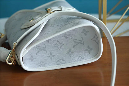 The Franco Shops - Louis Vuittons  - 7730