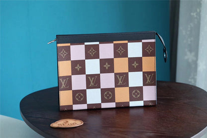 Franco Shops - Louis Vuittons  - 10943