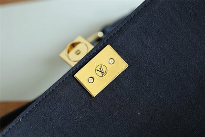The Franco Shops - Louis Vuittons  - 7859