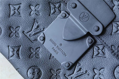 Franco Shops - Louis Vuittons  - 10509