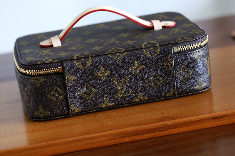 Franco Shops - Louis Vuittons  - 9372