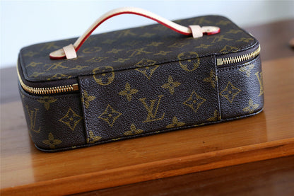 Franco Shops - Louis Vuittons  - 9372