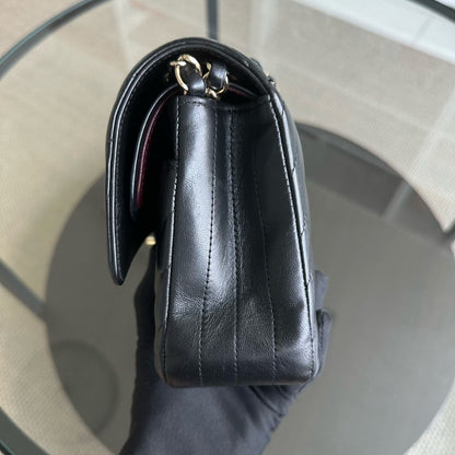 Balance 1 of Medium Double Flap 25CM Chevron Lambskin Black GHW No 24
