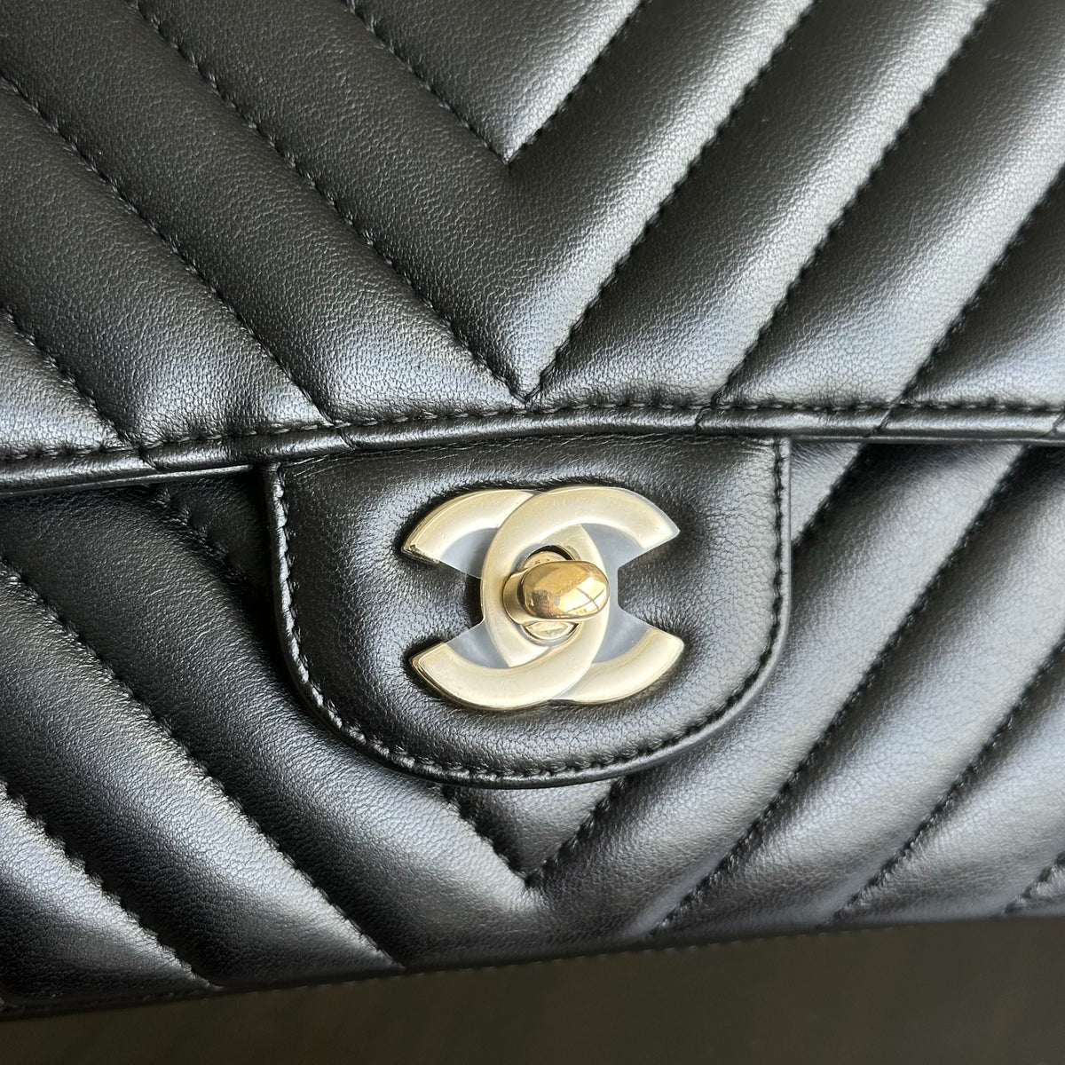 Balance 1 of Medium Double Flap 25CM Chevron Lambskin Black GHW No 24