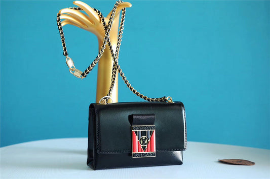 The Franco Shops - Louis Vuittons  - 7802