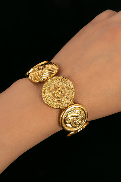Bracelet doré Chanel
