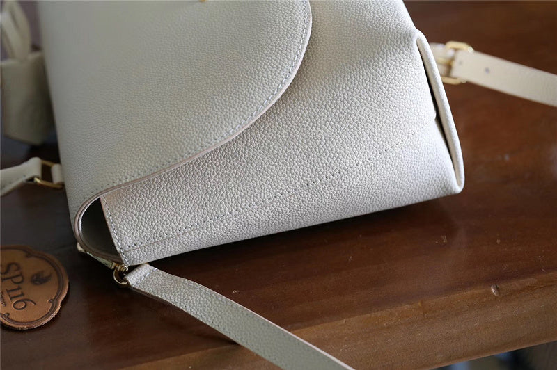 The Franco Shops - Louis Vuittons  - 7874