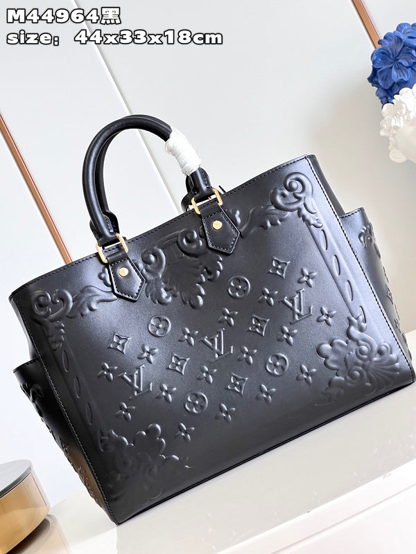 Franco Shops - Louis Vuittons  - 15477