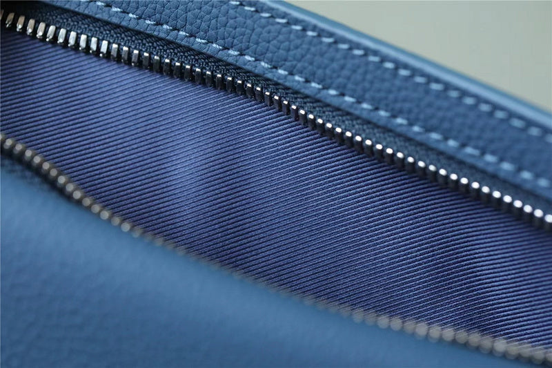Franco Shops - Louis Vuittons  - 9982