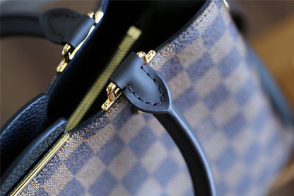 The Franco Shops - Louis Vuittons  - 7940