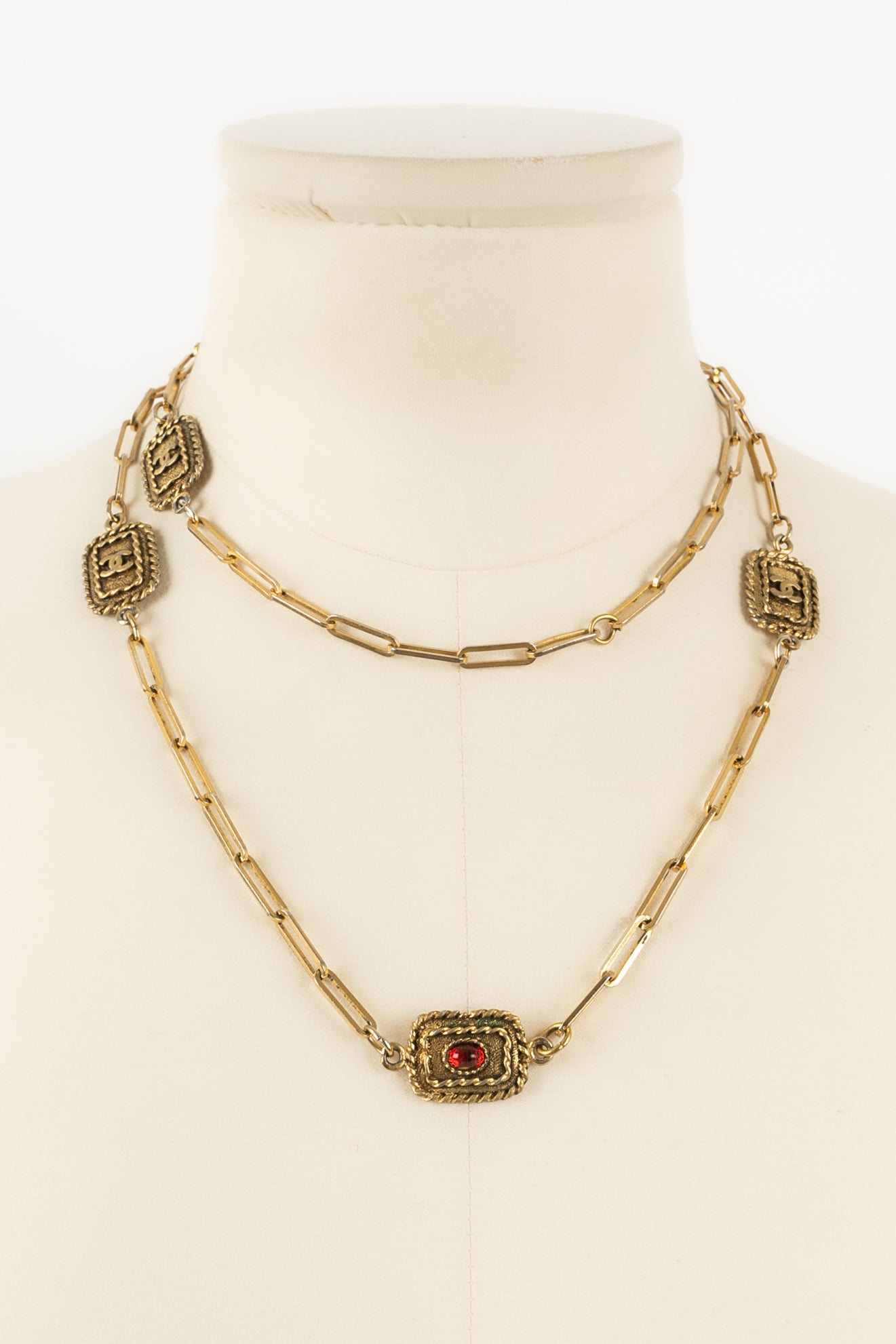 Collier doré Chanel 1984