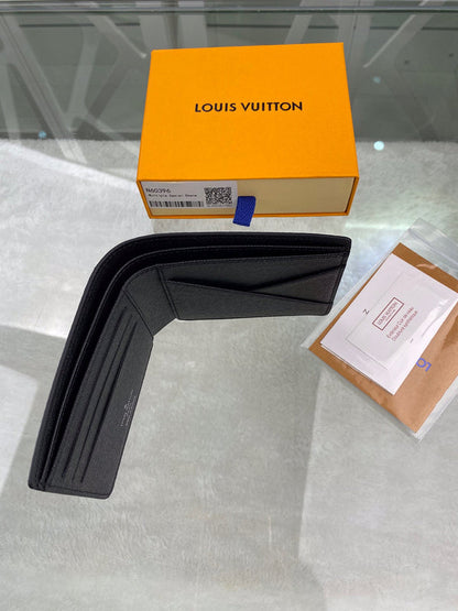Franco Shops - Louis Vuittons  - 10949