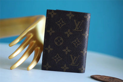Franco Shops - Louis Vuittons  - 9242