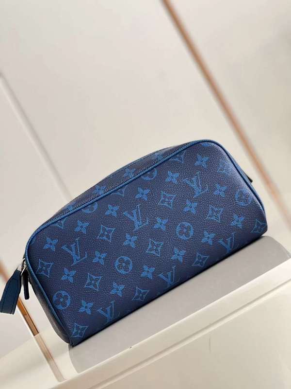 The Franco Shops - Louis Vuittons  - 12086
