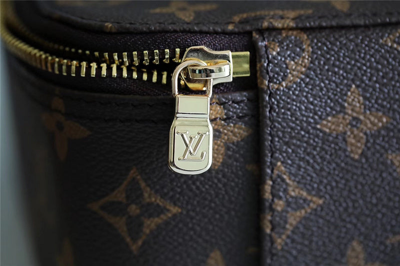 Franco Shops - Louis Vuittons  - 9329
