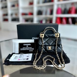 *Brand New* Flap Lambskin Cardholder with Chain 21A Black GHW No 31
