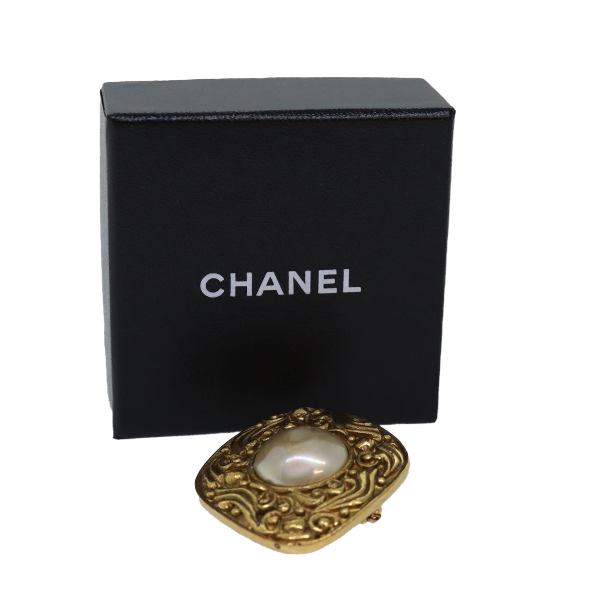 Chanel Brooch metal Gold CC Auth bs