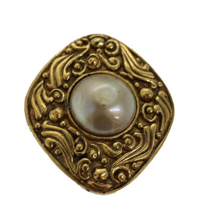 Chanel Brooch metal Gold CC Auth bs