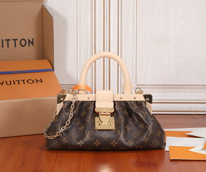 Franco Shops - Louis Vuittons  - 15718