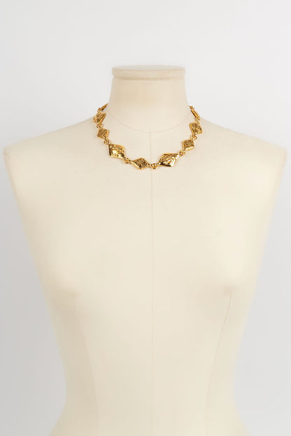 Collier court Chanel