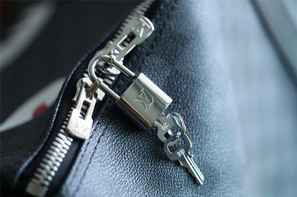 Franco Shops - Louis Vuittons  - 9448