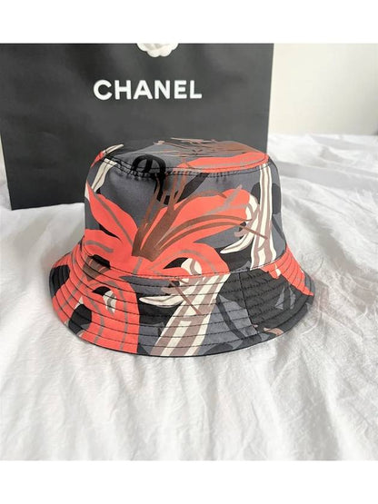 CC Logo Reversible Bucket Hat Black Chanel