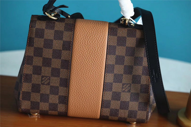 The Franco Shops - Louis Vuittons  - 7983
