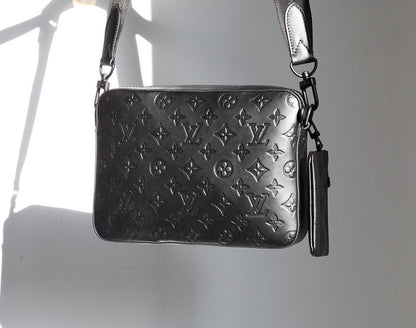 Franco Shops - Louis Vuittons  - 15782