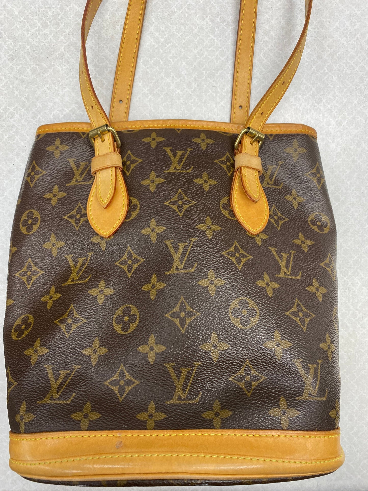 Handbag Luxury Designer By Louis Vuitton  Size: Small