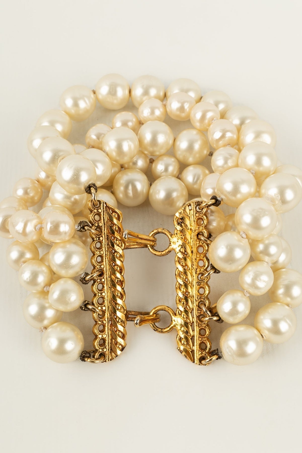 Bracelet de perles nacr√©es Chanel