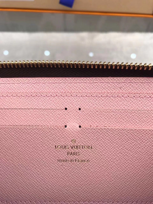 Franco Shops - Louis Vuittons  - 9419