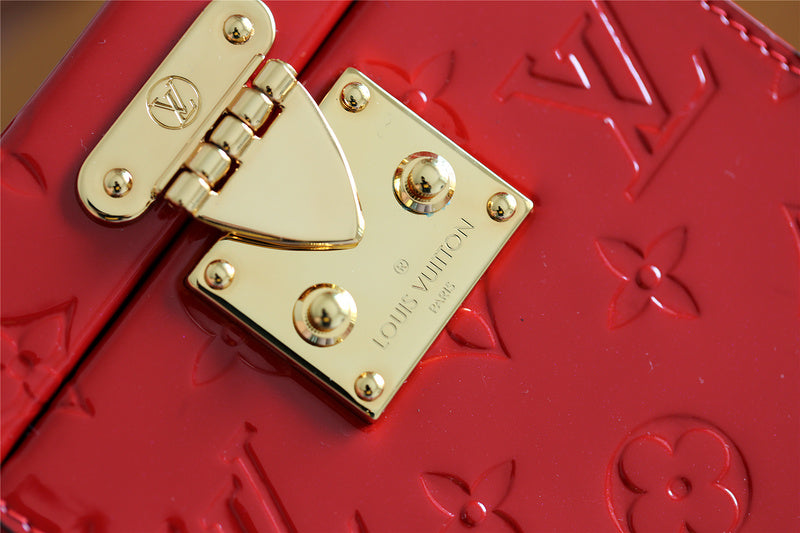 Franco Shops - Louis Vuittons  - 9398