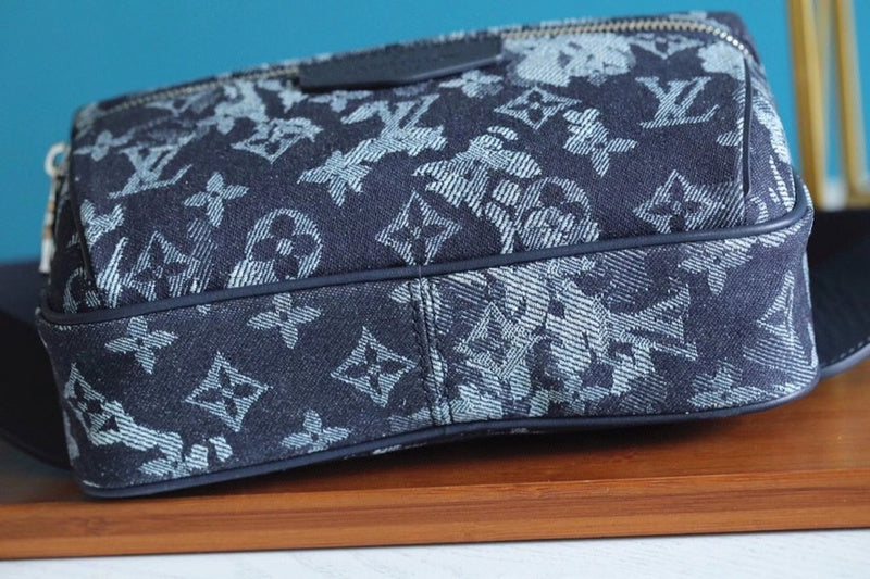 Franco Shops - Louis Vuittons  - 10301